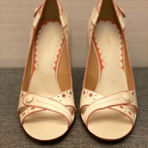 BCBG Maxazria leather pump. Size 7 1/2